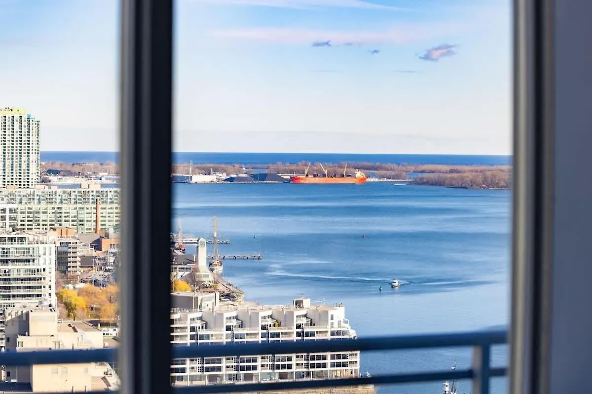 Apartment Luxury Living Penthouse W King Bed & City Views Toronto Canada