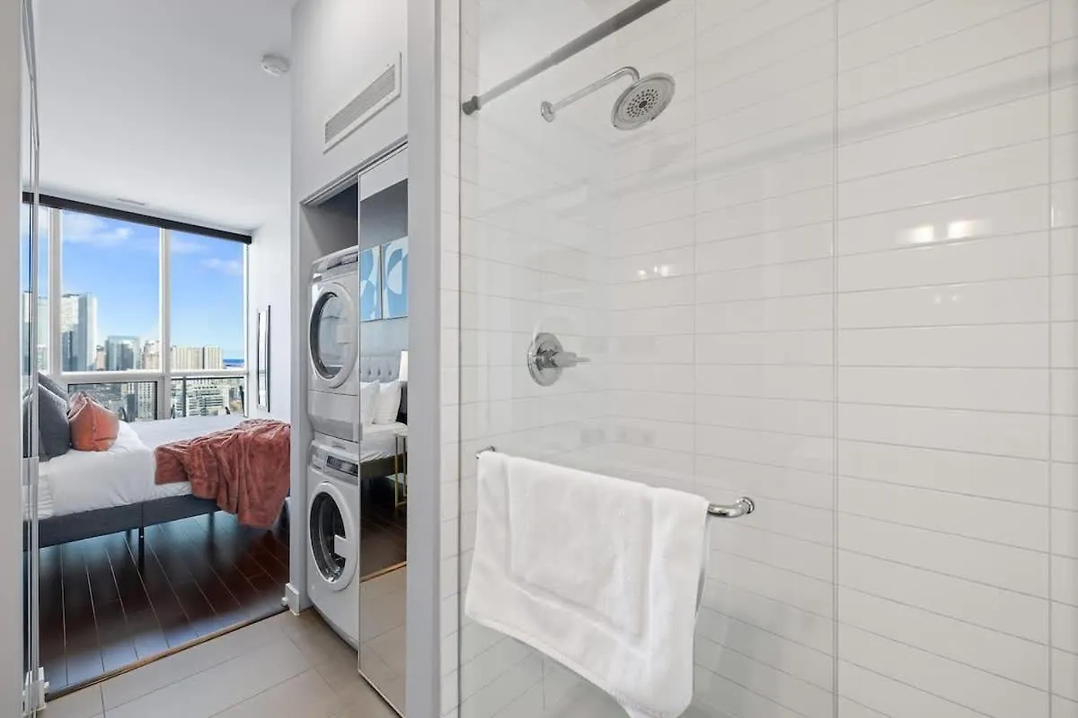 Luxury Living Penthouse W King Bed & City Views Toronto