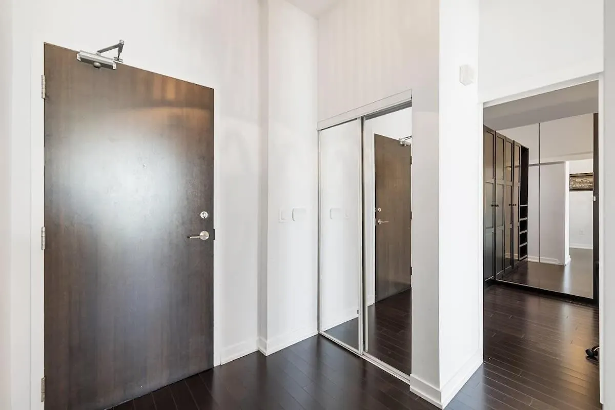 Luxury Living Penthouse W King Bed & City Views Toronto 0*,  Canada