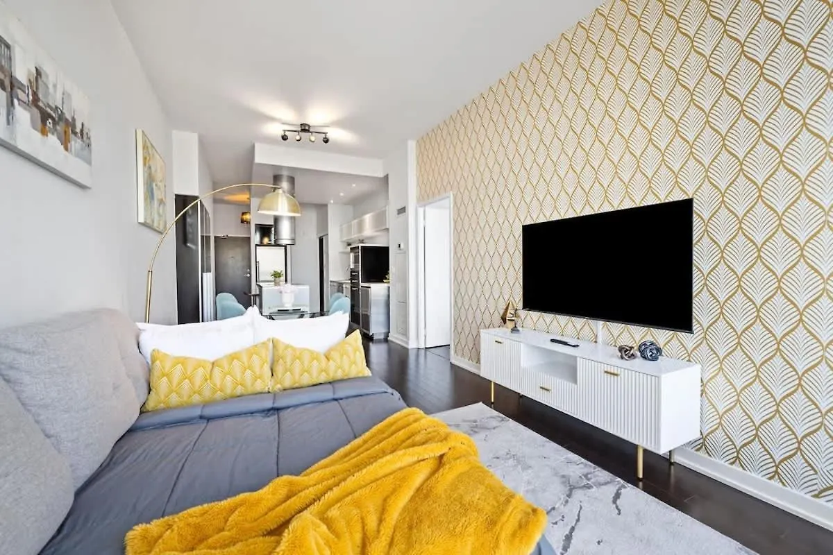Apartment Luxury Living Penthouse W King Bed & City Views Toronto