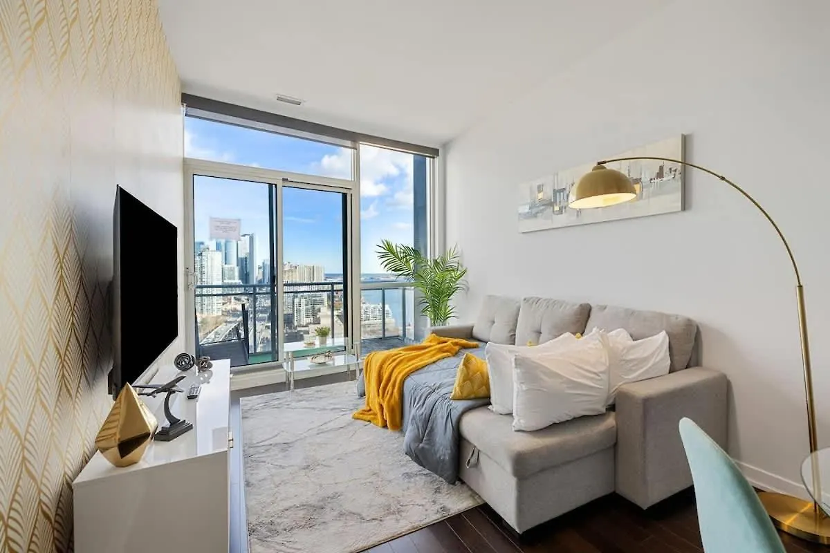 Luxury Living Penthouse W King Bed & City Views Toronto 0*,  Canada