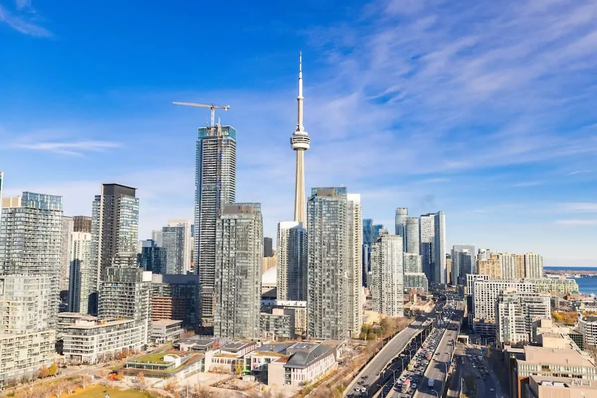 Luxury Living Penthouse W King Bed & City Views Toronto